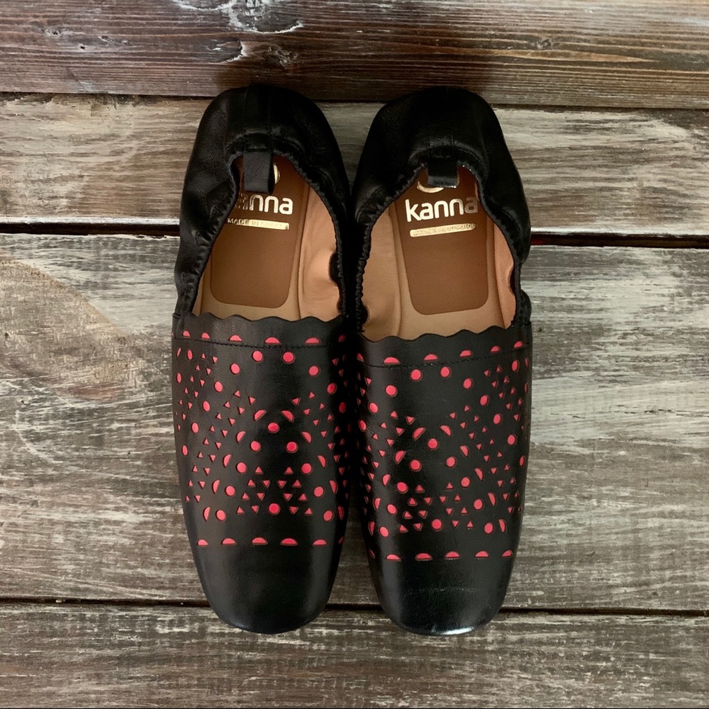 Kanna Black Flats with Red Inlay Details